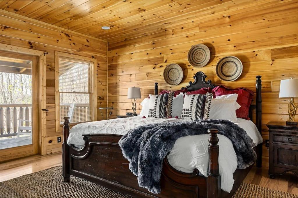 Chalet Cherokee - W - Mtnviews- April Deals-hottub-fire Pit-gamerm Gatlinburg