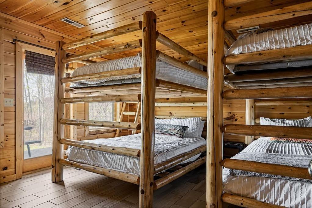Cherokee - W - Mtnviews- April Deals-hottub-fire Pit-gamerm * Gatlinburg