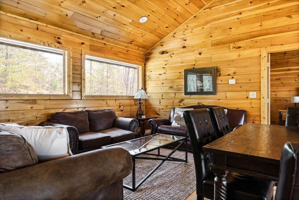 Cherokee - W - Mtnviews- April Deals-hottub-fire Pit-gamerm Chalet