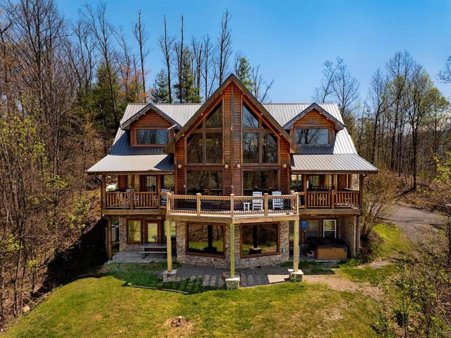 Chalet Cherokee - W - Mtnviews- April Deals-hottub-fire Pit-gamerm *