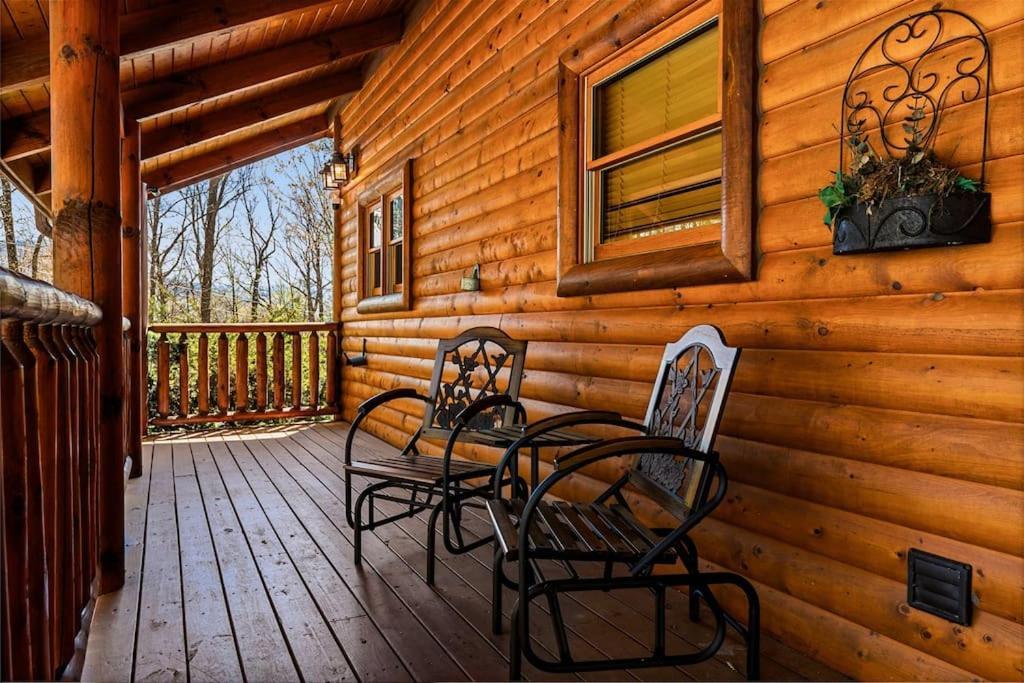 Cherokee - W - Mtnviews- April Deals-hottub-fire Pit-gamerm * Gatlinburg