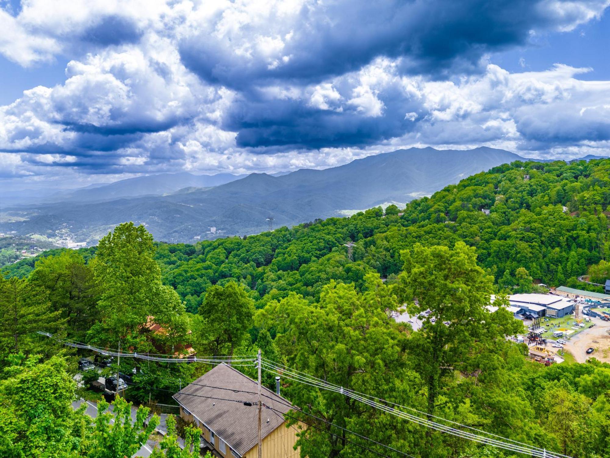 Classy Bear Chalet Gatlinburg