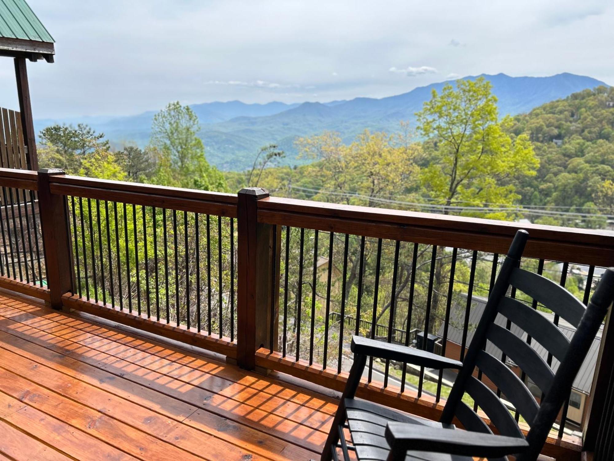 Chalet Classy Bear Gatlinburg