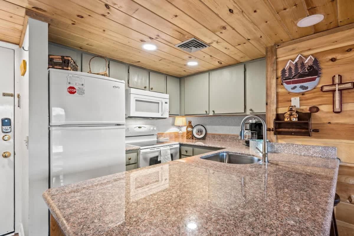 Whispering Woods Holiday home *
