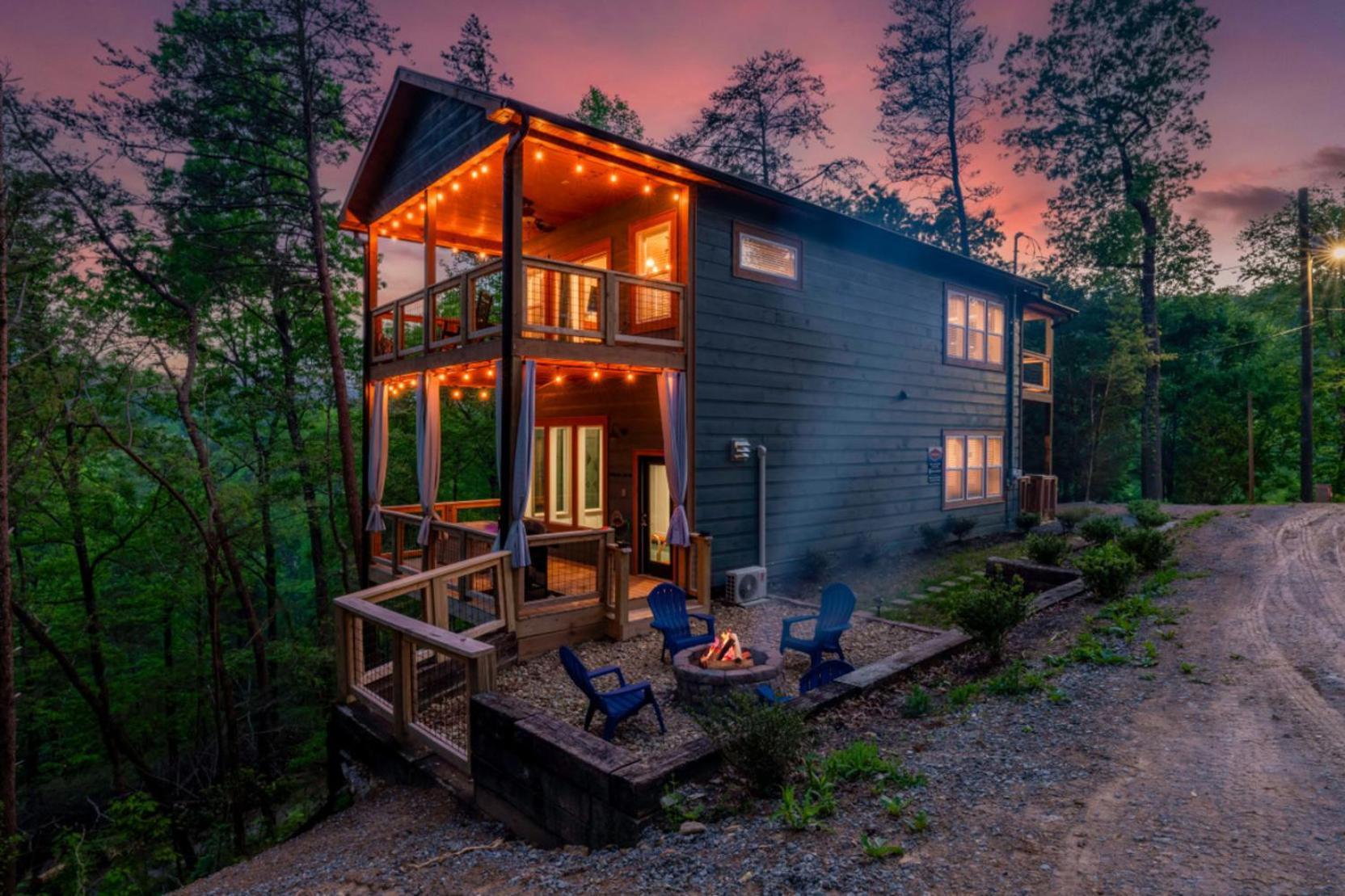 Romantic Retreat By Ghosal Luxury Chalet