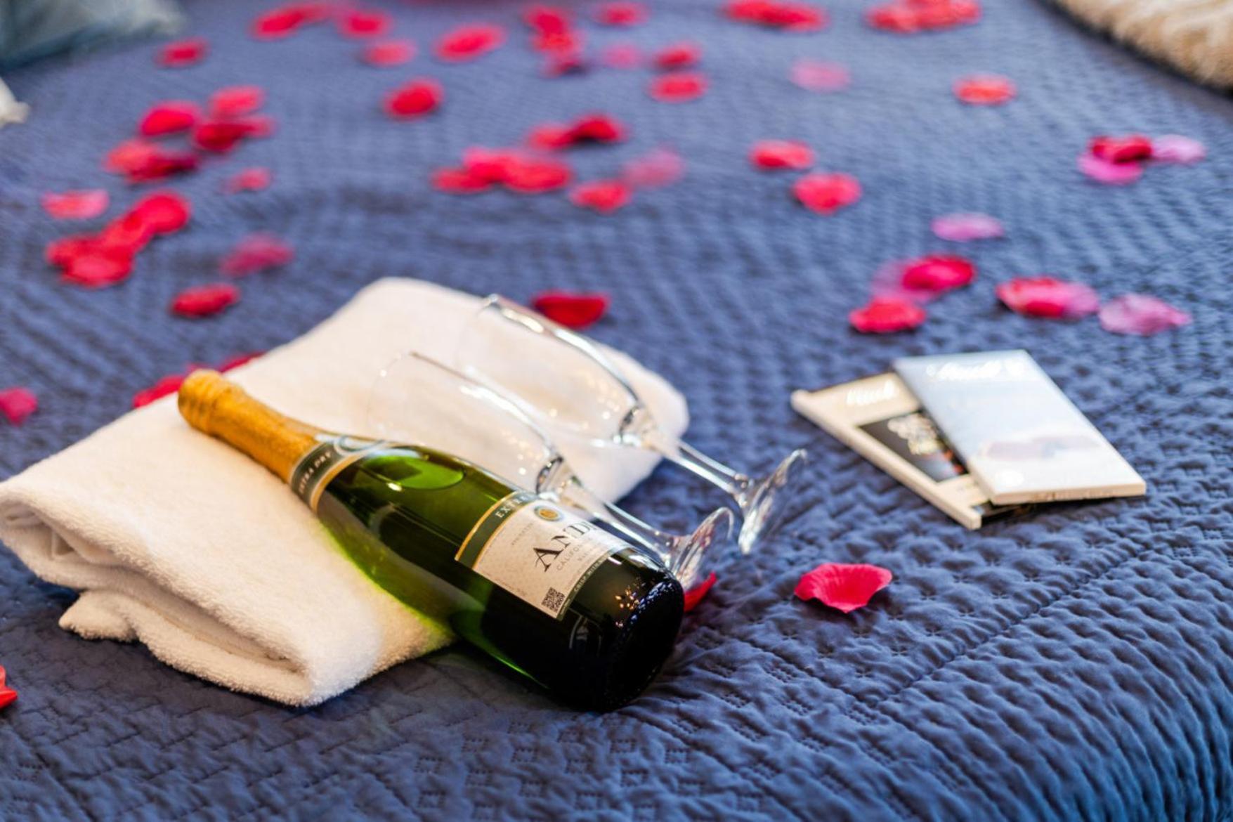 Romantic Retreat By Ghosal Luxury * Gatlinburg