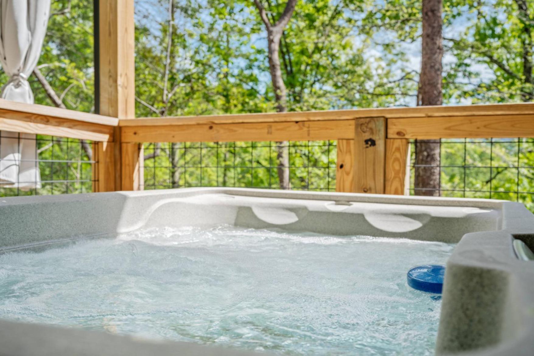 Romantic Retreat By Ghosal Luxury Chalet *