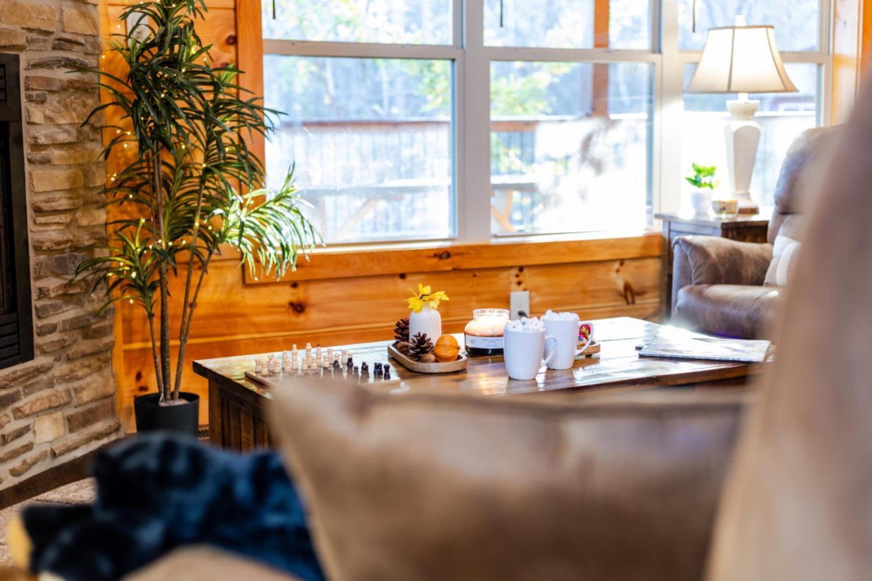 Chalet Whispering Pines Retreat By Ghosal Luxury *