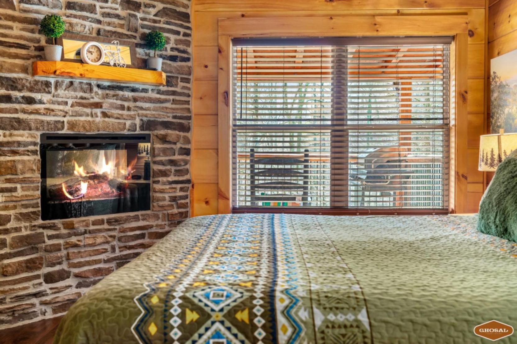Whispering Pines Retreat By Ghosal Luxury Chalet *