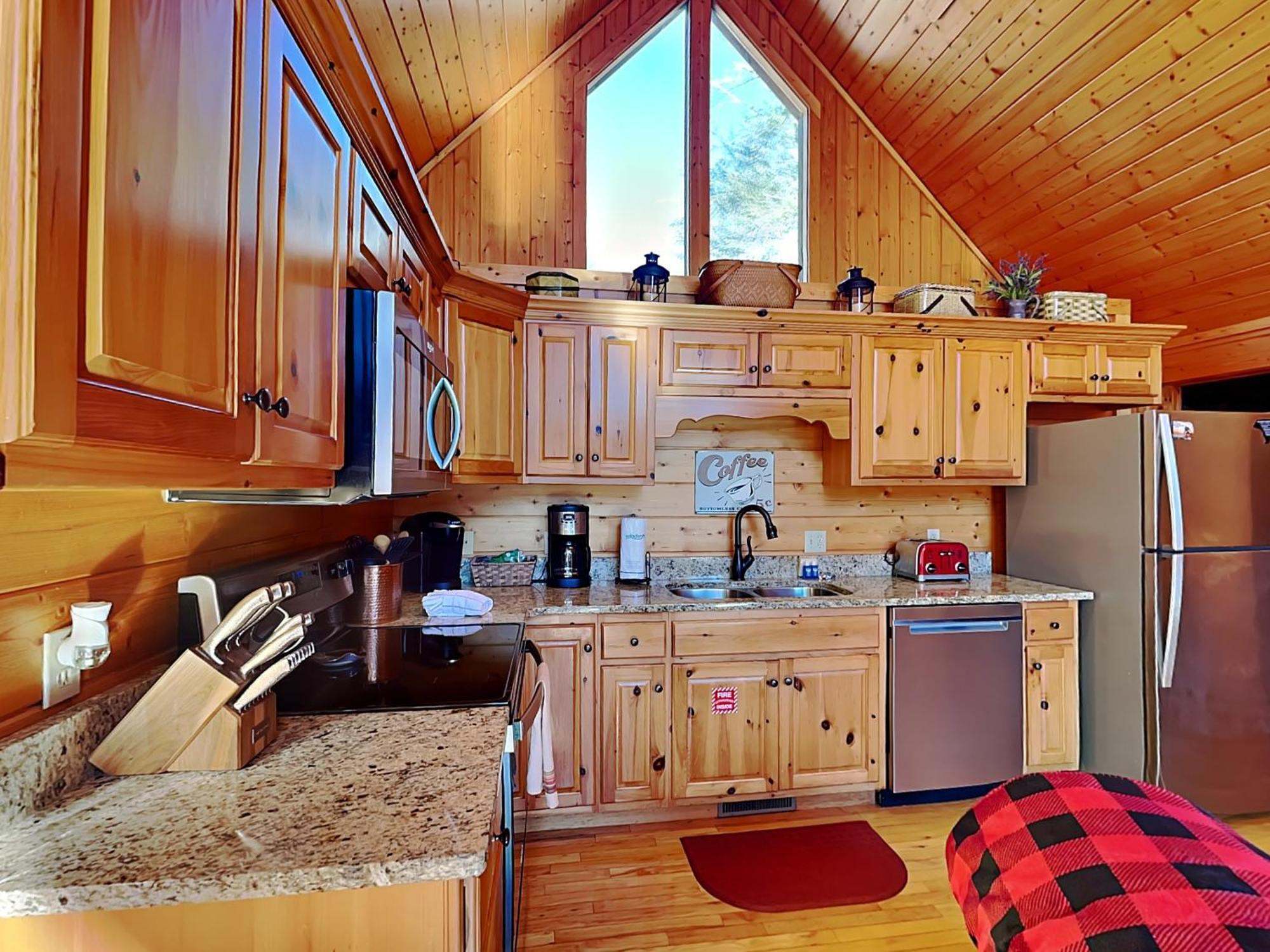 Smoky Bear Hideaway Gatlinburg