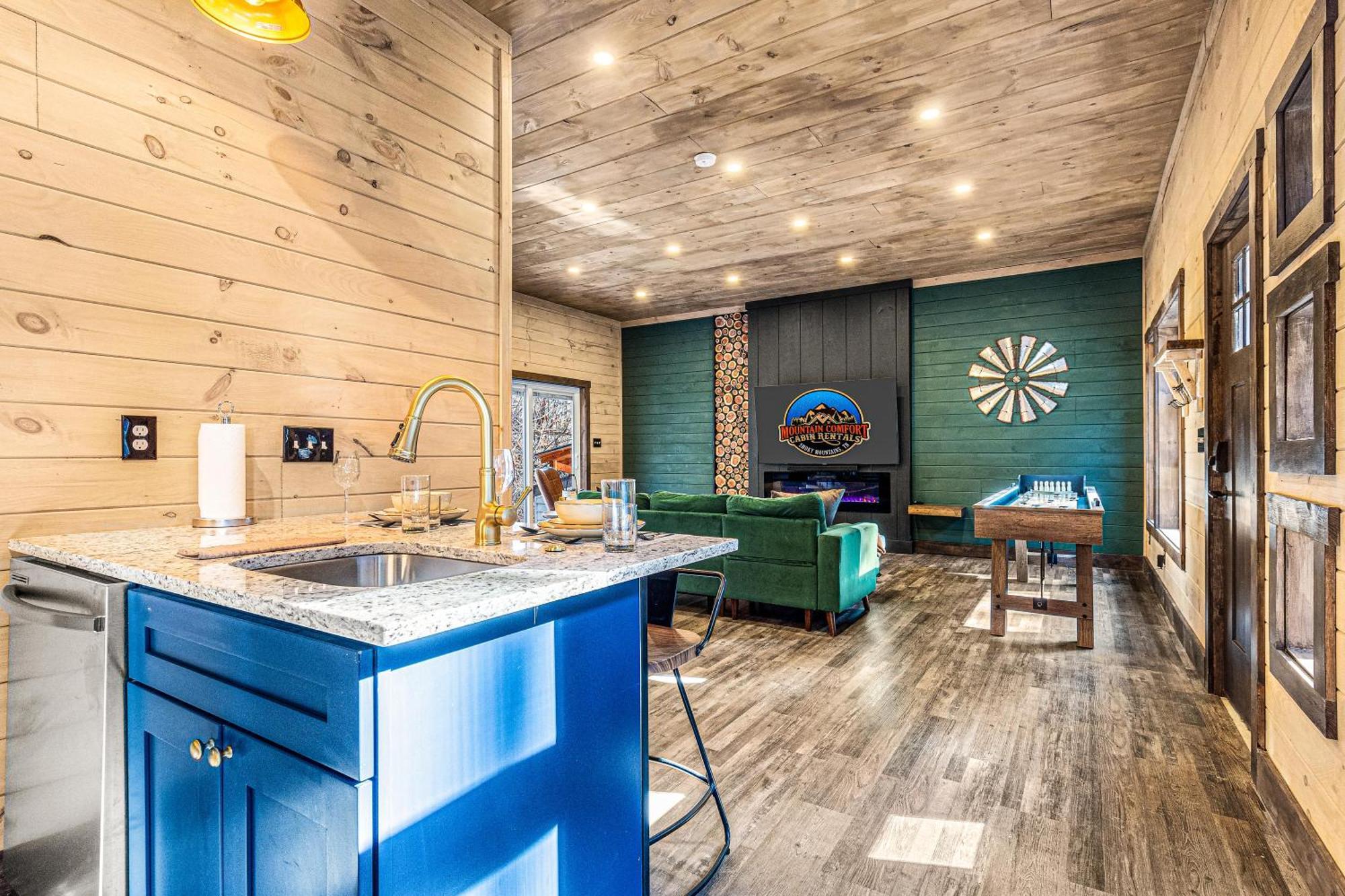 Whispering Waters Chalet *