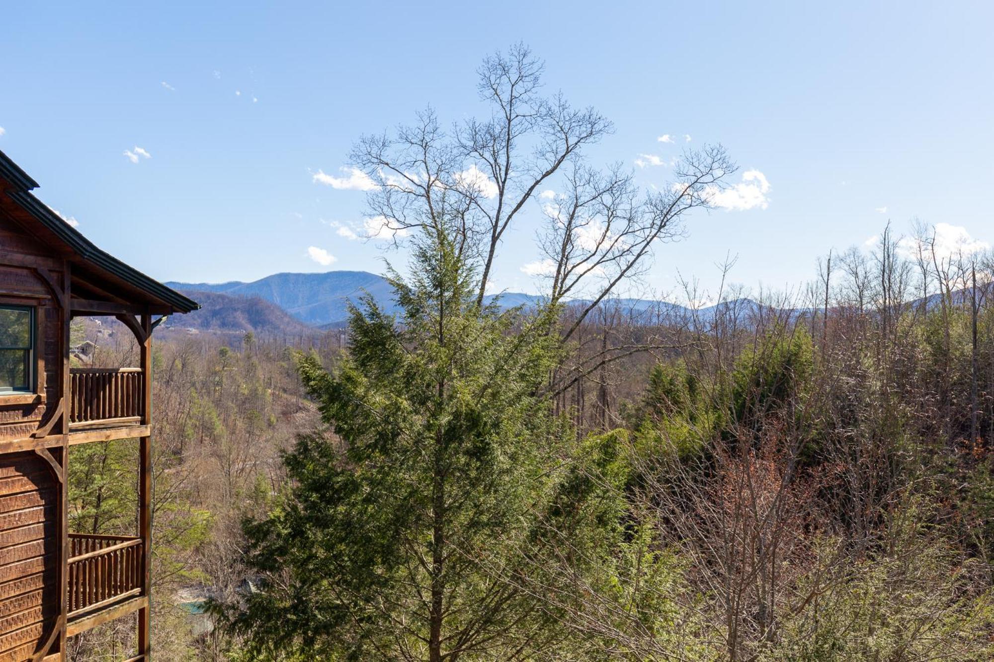 Holiday home The Great Escape Ii, 5 Bedrooms, Sleeps 17, Game Room, Pool Access, Theater Gatlinburg