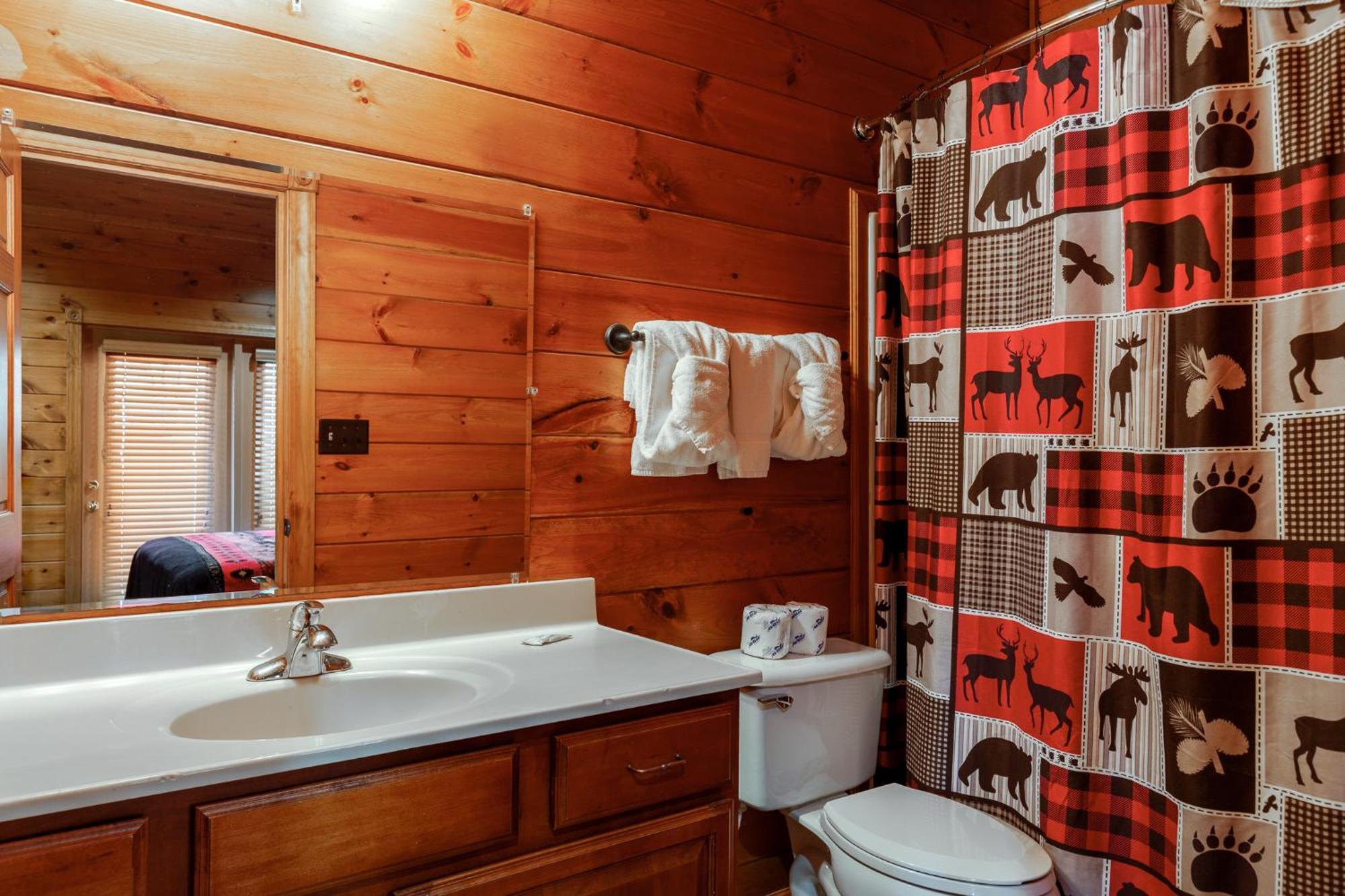 Holiday home The Great Escape Ii, 5 Bedrooms, Sleeps 17, Game Room, Pool Access, Theater Gatlinburg