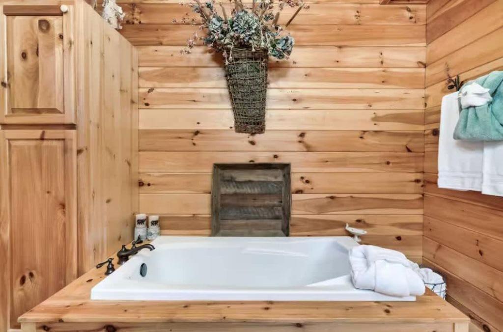 Holiday home Mountain Views W Hot Tub Firepit & Game