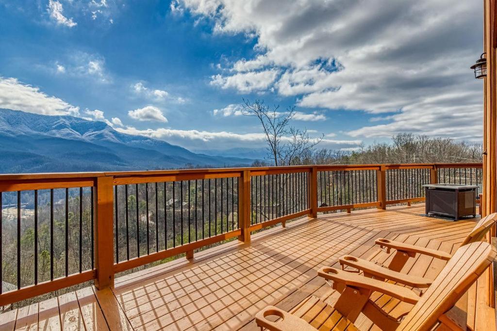 Holiday home Moonshine Memories, Mtn Views, Hot Tub, Wifi, 1089 Free Tickets Each Paid Day, Dollywood And Gatlinburg