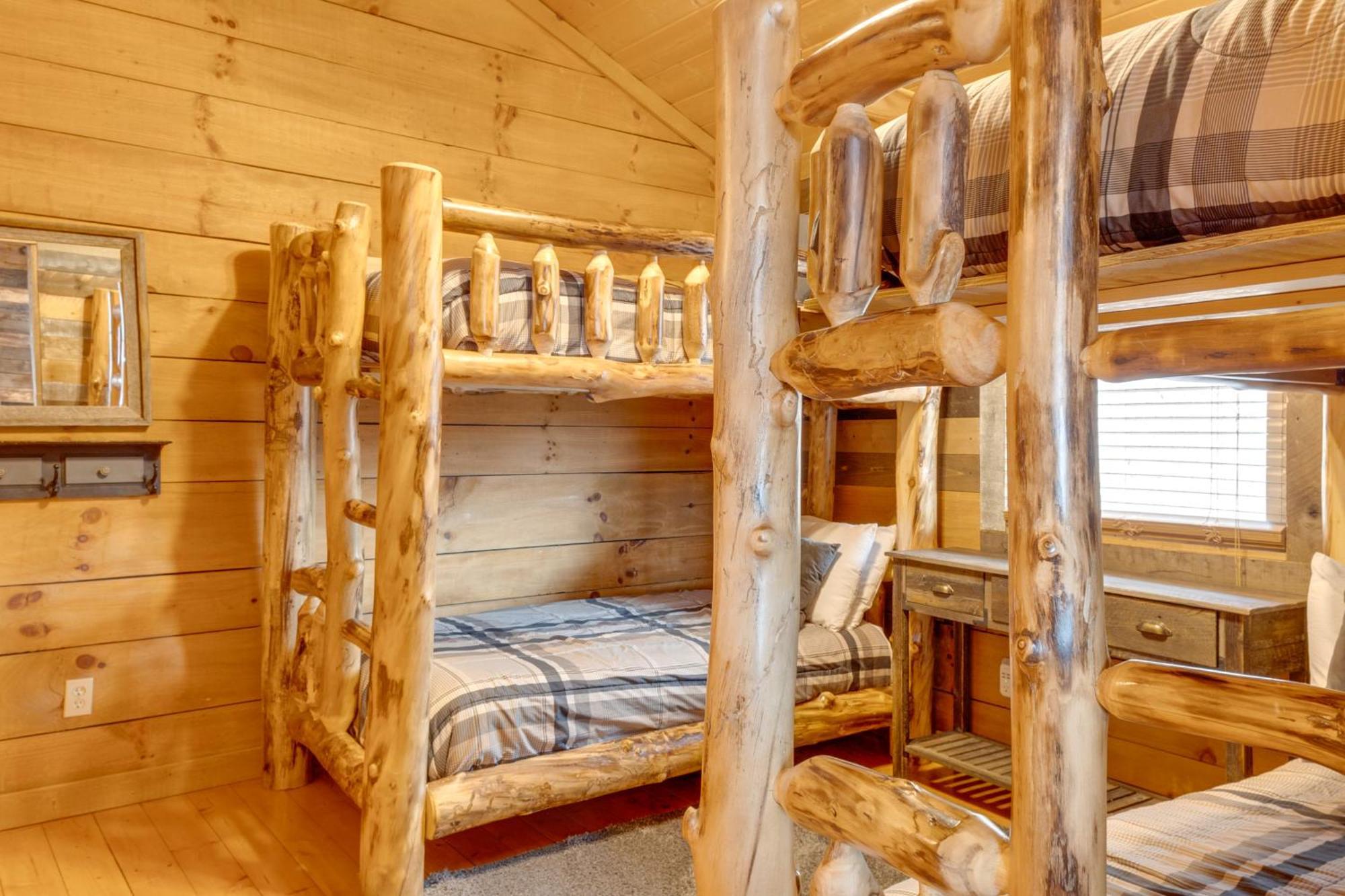Spacious With Hot Tub And Game Room! Holiday home *