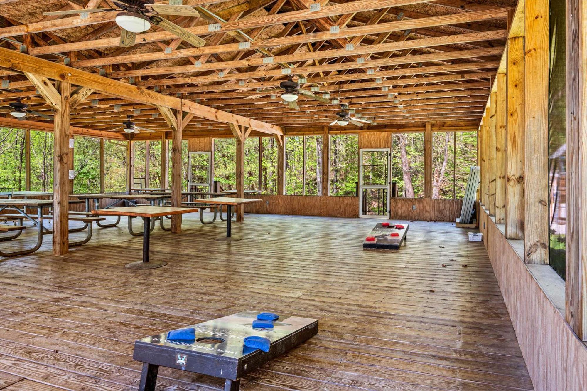 Sleeps 4-mountain Views-indoor Pool & Sauna Gatlinburg