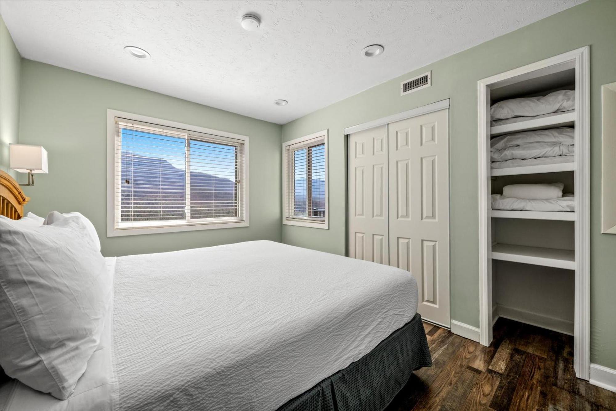 Sleeps 4-mountain Views-indoor Pool & Sauna * Gatlinburg
