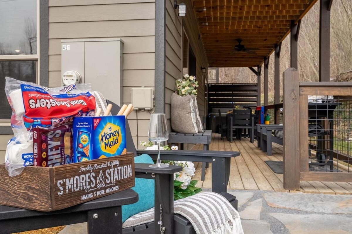 Holiday home Honeybear Hideaways - New Bear-themed Cozy And Family Friendly Retreat With Indoor Pool, Game Room, Bear And Hot Tub Gatlinburg