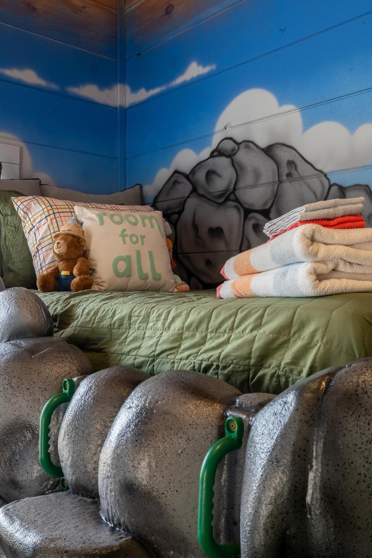 Honeybear Hideaways - New Bear-themed Cozy And Family Friendly Retreat With Indoor Pool, Game Room, Bear And Hot Tub Holiday home *