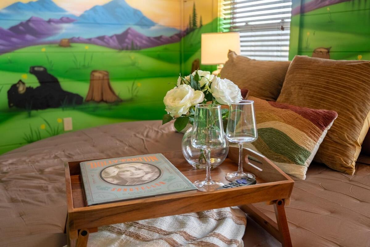 Holiday home Honeybear Hideaways - New Bear-themed Cozy And Family Friendly Retreat With Indoor Pool, Game Room, Bear And Hot Tub