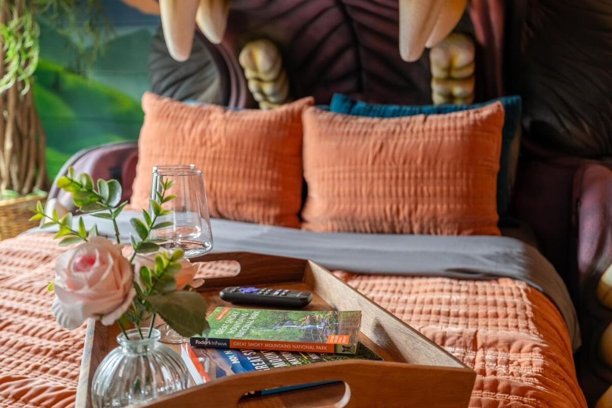 Holiday home Honeybear Hideaways - New Bear-themed Cozy And Family Friendly Retreat With Indoor Pool, Game Room, Bear And Hot Tub Gatlinburg