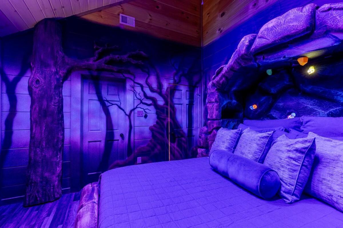 Honeybear Hideaways - New Bear-themed Cozy And Family Friendly Retreat With Indoor Pool, Game Room, Bear And Hot Tub * Gatlinburg