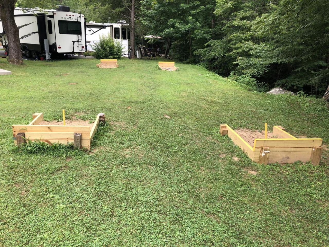Waterside Wanderer- Water View- Hot Tub- Mini Golf- Pet Friendly
