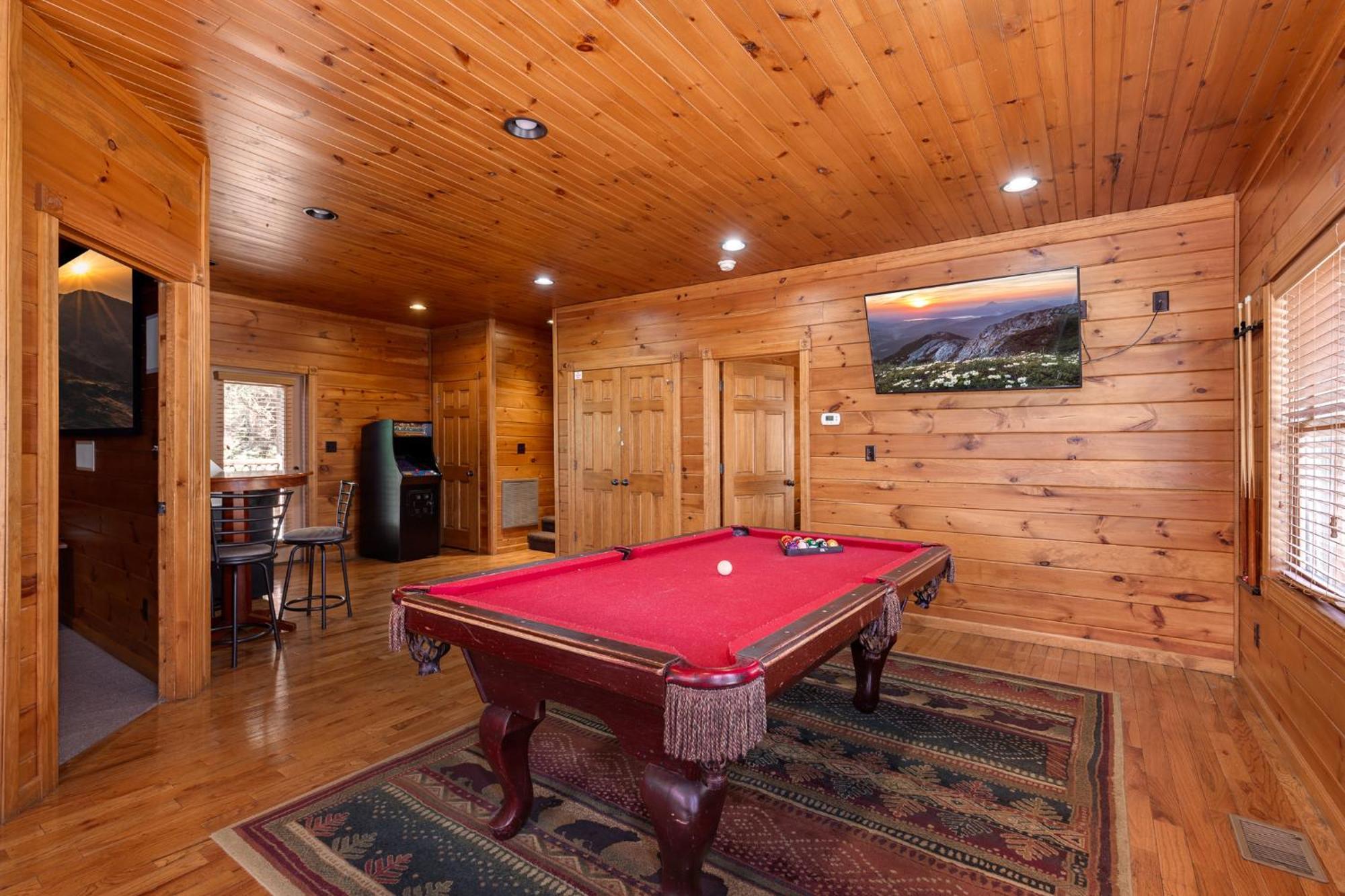 Holiday home The Great Escape Ii, 5 Bedrooms, Sleeps 17, Game Room, Pool Access, Theater Gatlinburg
