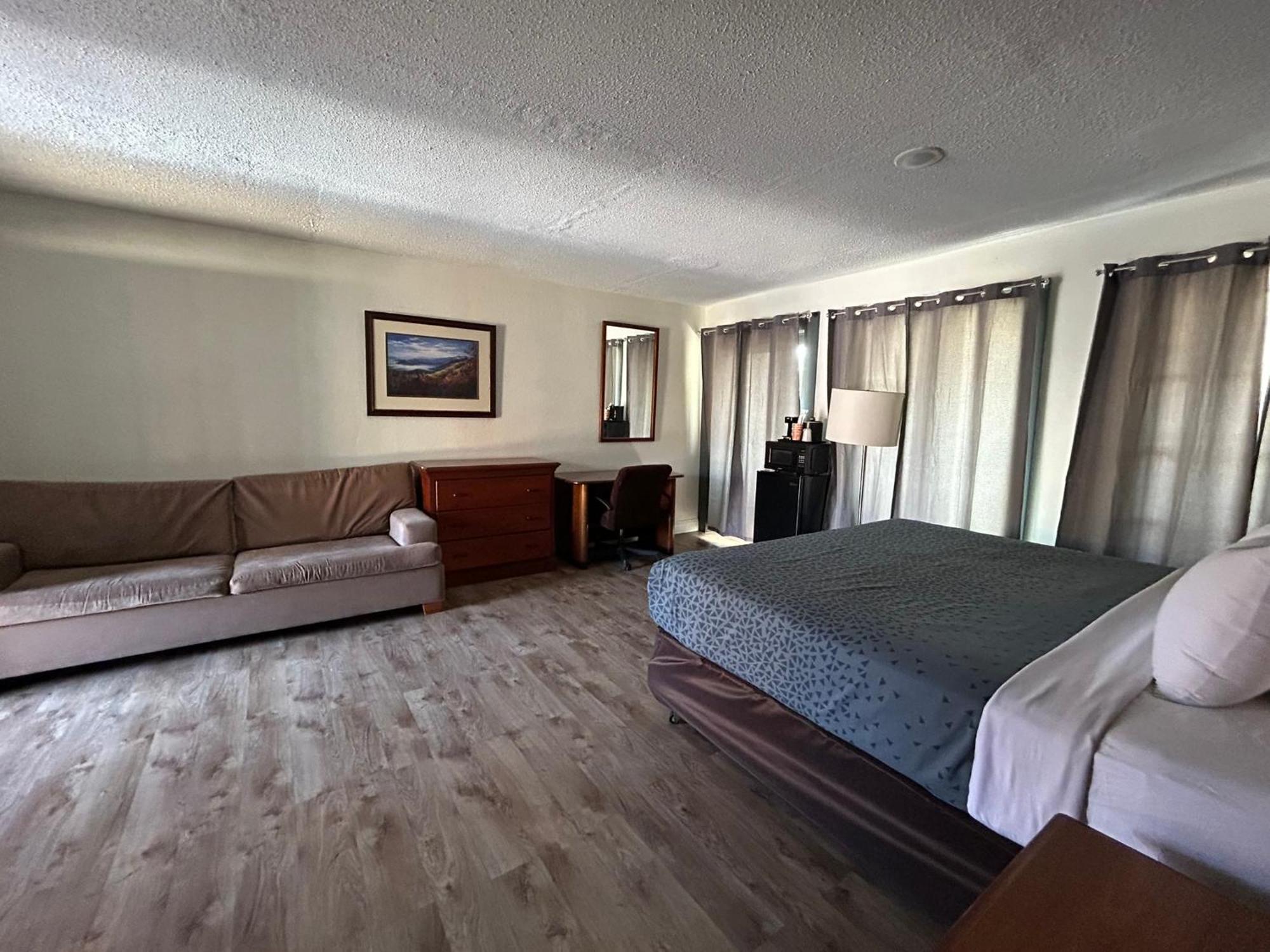 Hotel Econo & On The River Gatlinburg