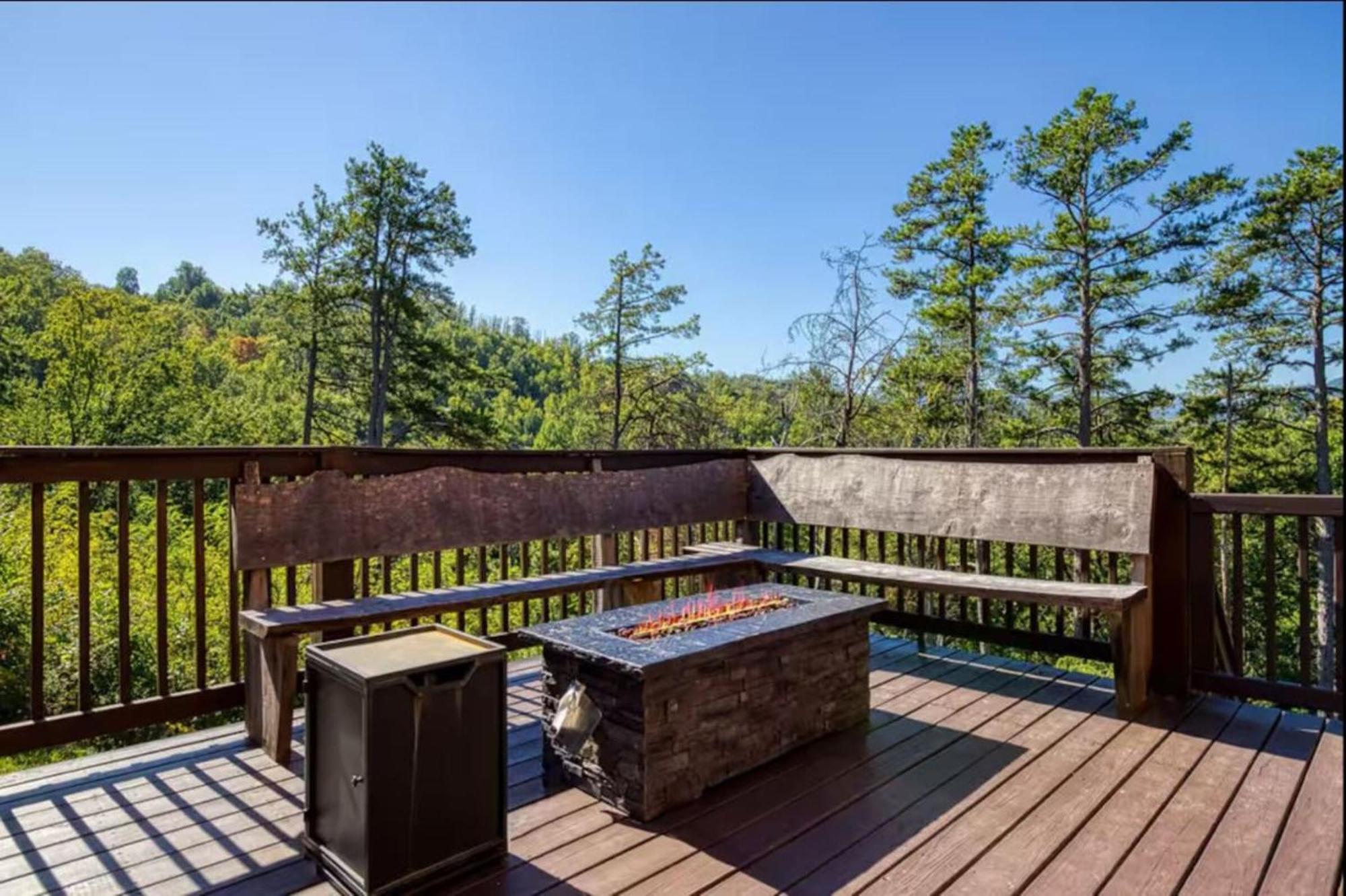 Timber Log Hot Tub,pool Table Games Holiday home