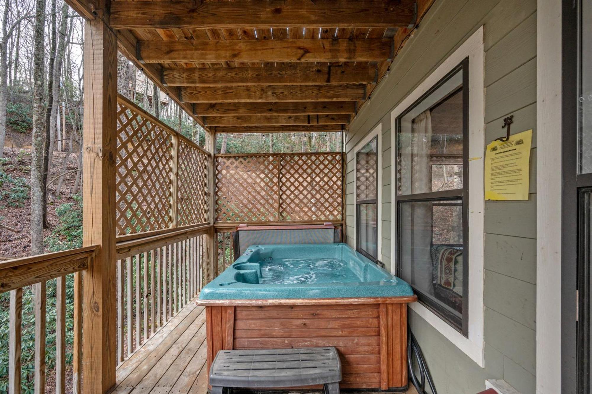 Holiday home Cozy In The Woods - Hot Tub & Game Gatlinburg