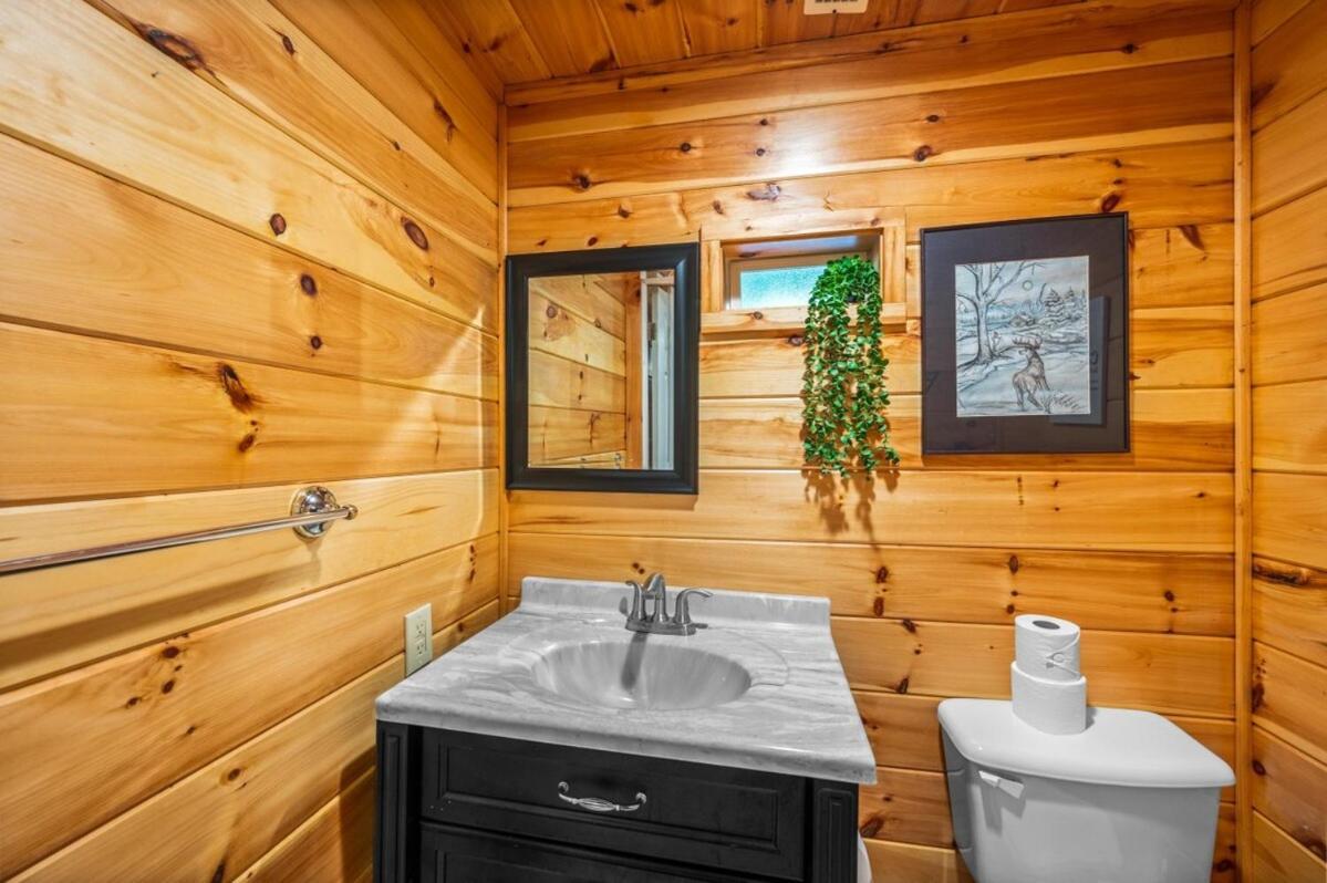 Charming A-frame W Hot Tub & Mountain Views Holiday home Gatlinburg