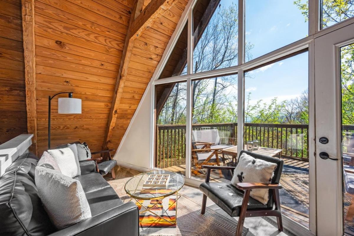 Holiday home Charming A-frame W Hot Tub & Mountain Views