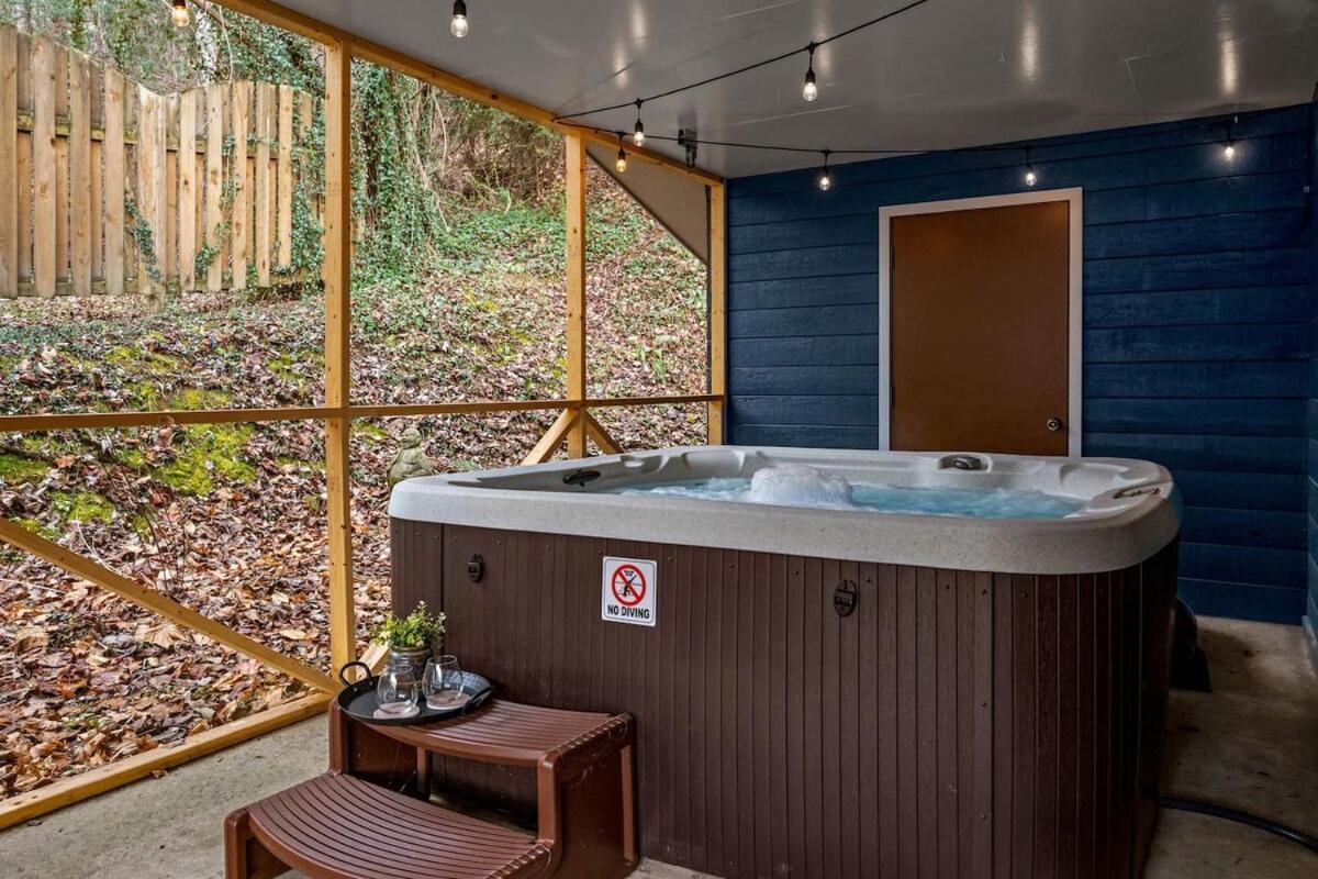 Holiday home Cozy Blue With Hot Tub, 5min To Downtwn