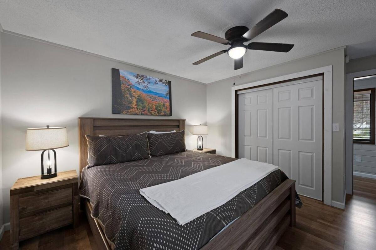 Holiday home Cozy Blue With Hot Tub, 5min To Downtwn Gatlinburg
