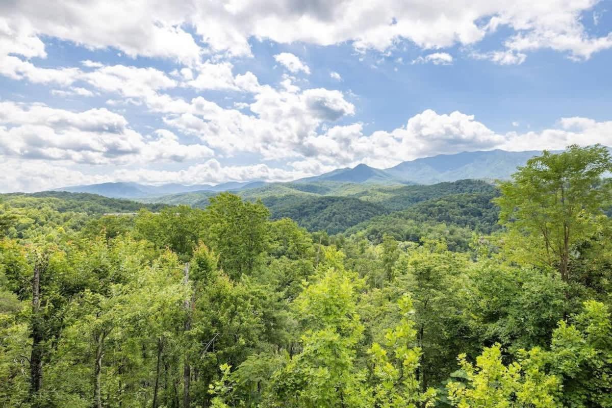 Breath Taking Sunrise Views - Amenities Chalet *
