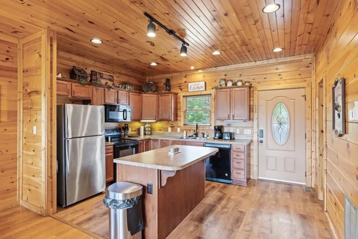 Breath Taking Sunrise Views - Amenities Gatlinburg