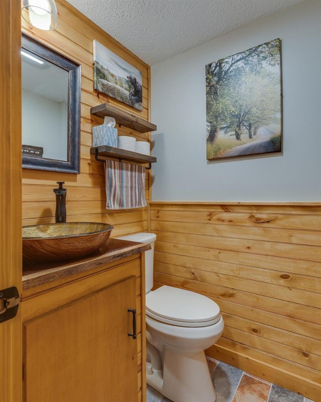 View Bears - Gatlinburg! Serene With Views, Hottub, Gameroom * Gatlinburg