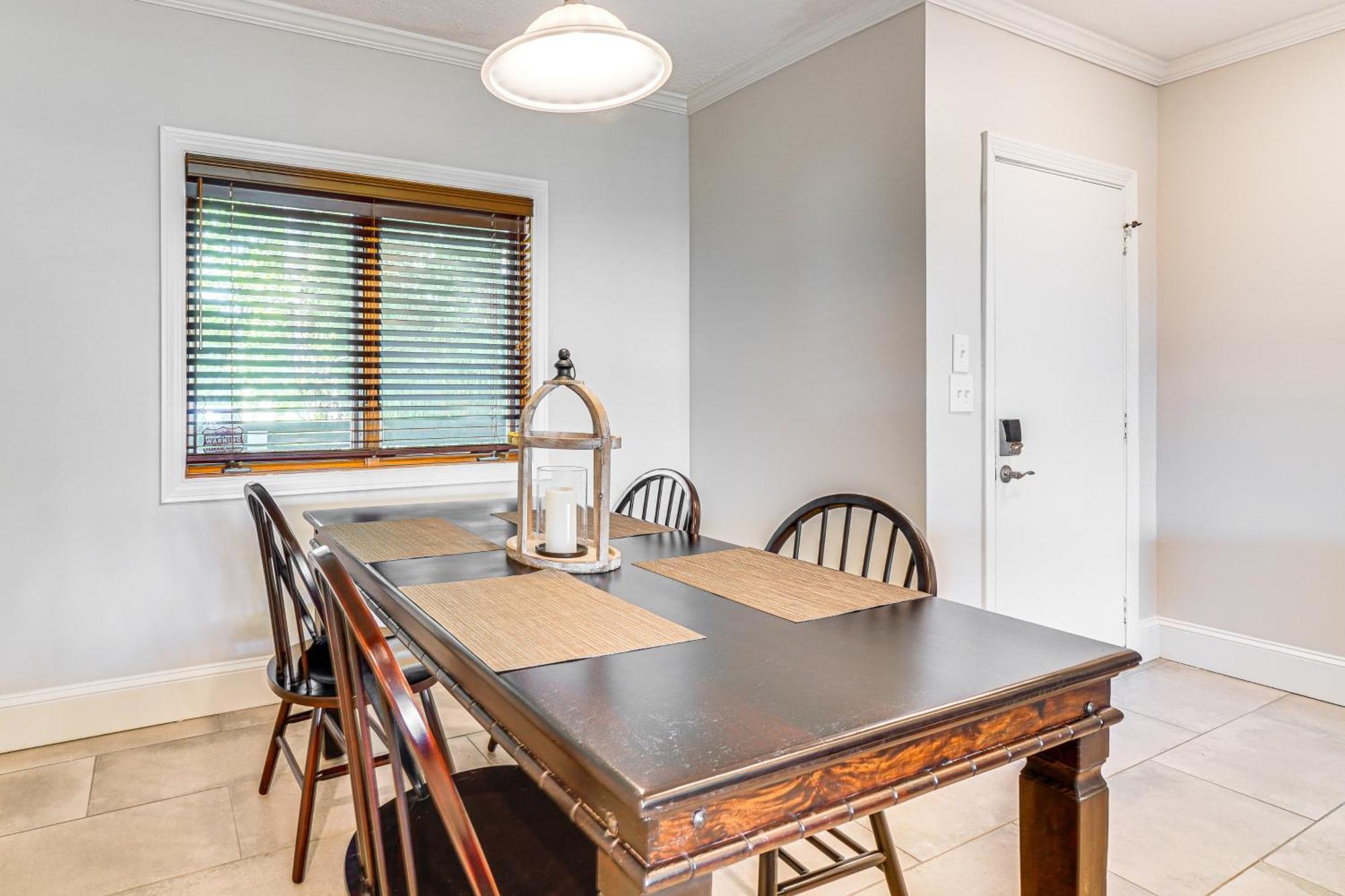 Hike, Swim And Explore Mtn-view In Apartment