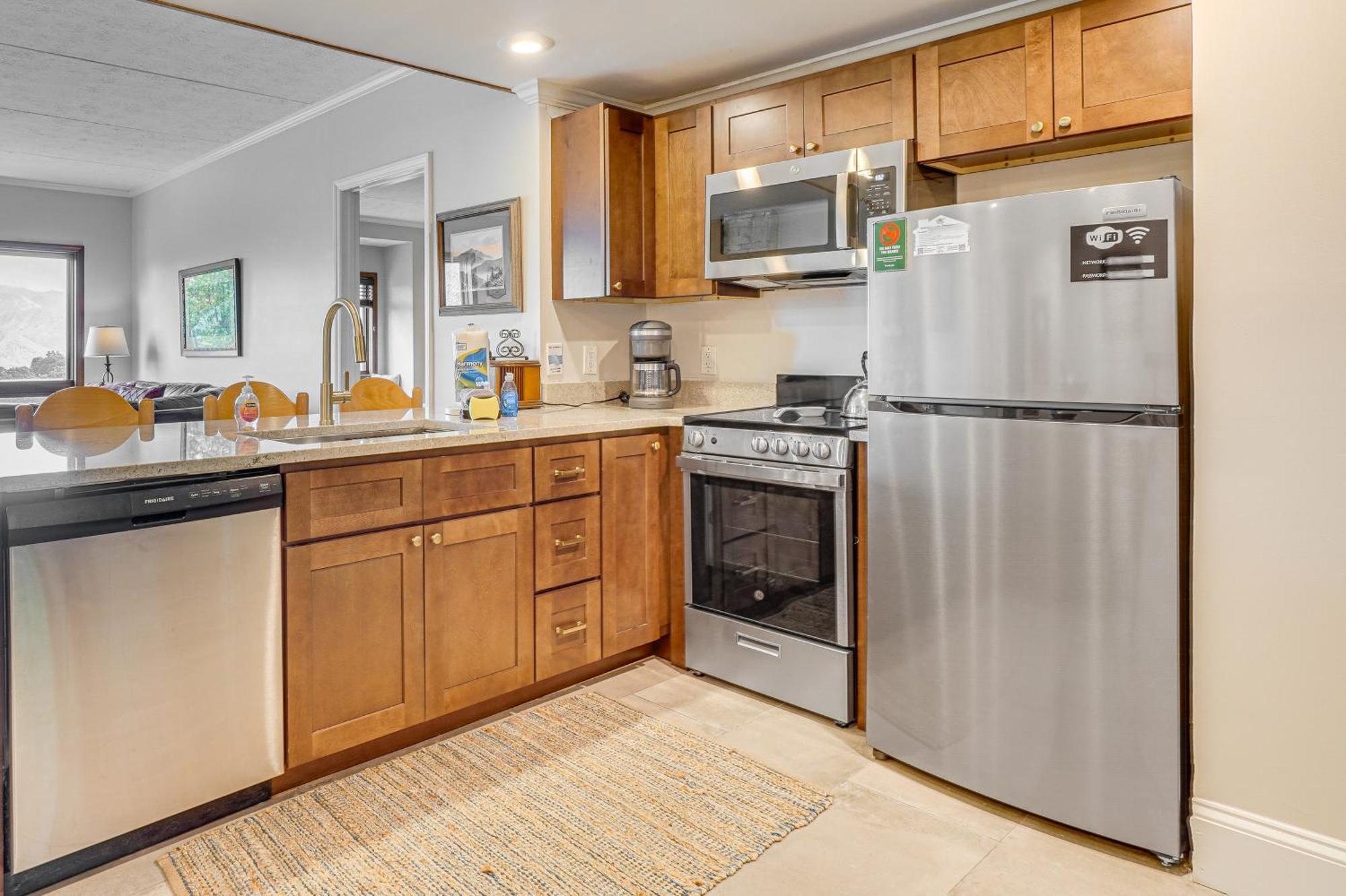 Hike, Swim And Explore Mtn-view In Apartment *