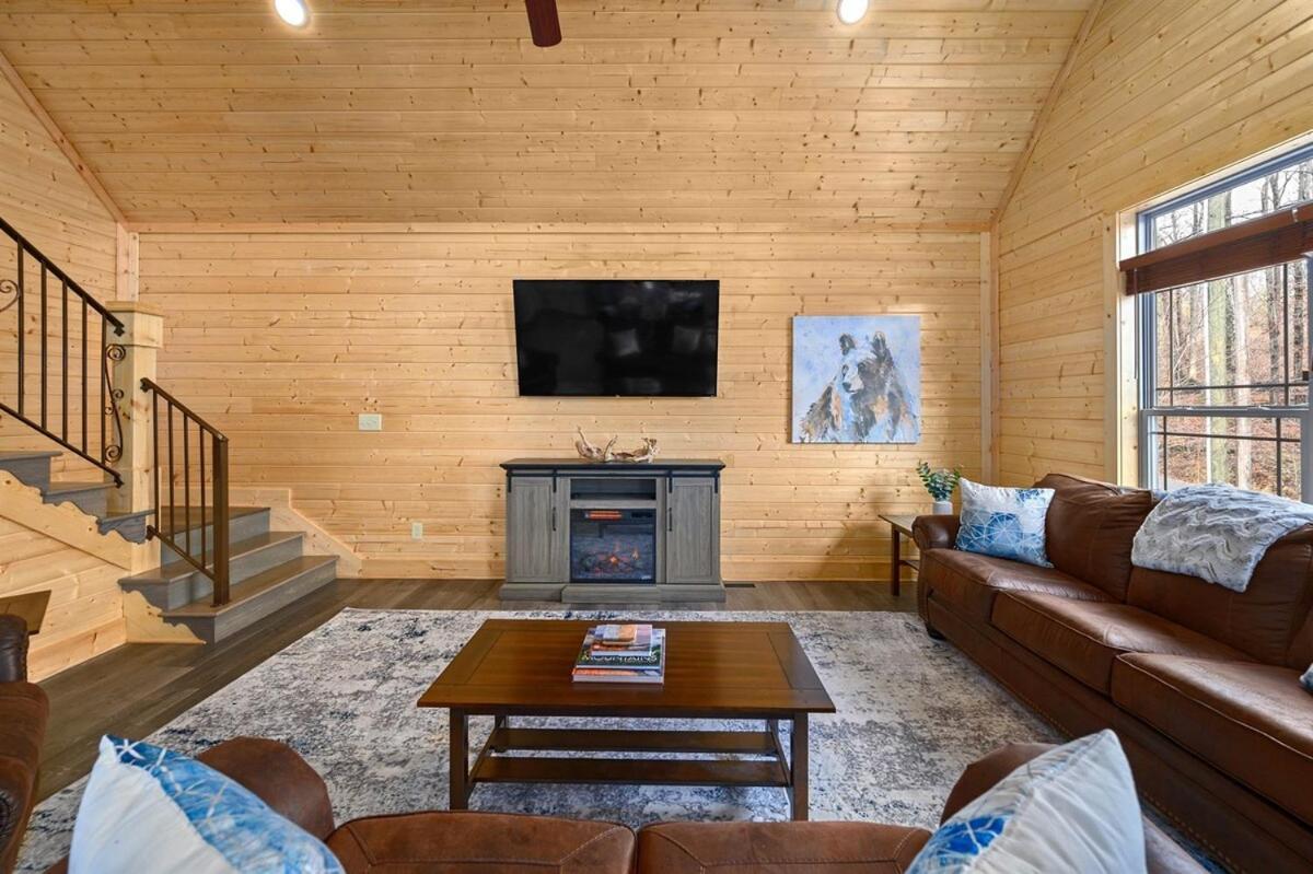 Holiday home Close To Downtown Amazing Mount Leconte Views Hot Tub Game