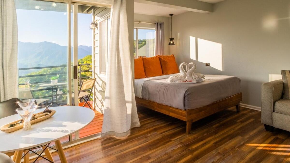 Romantic Exclusive Stunning Mountain View