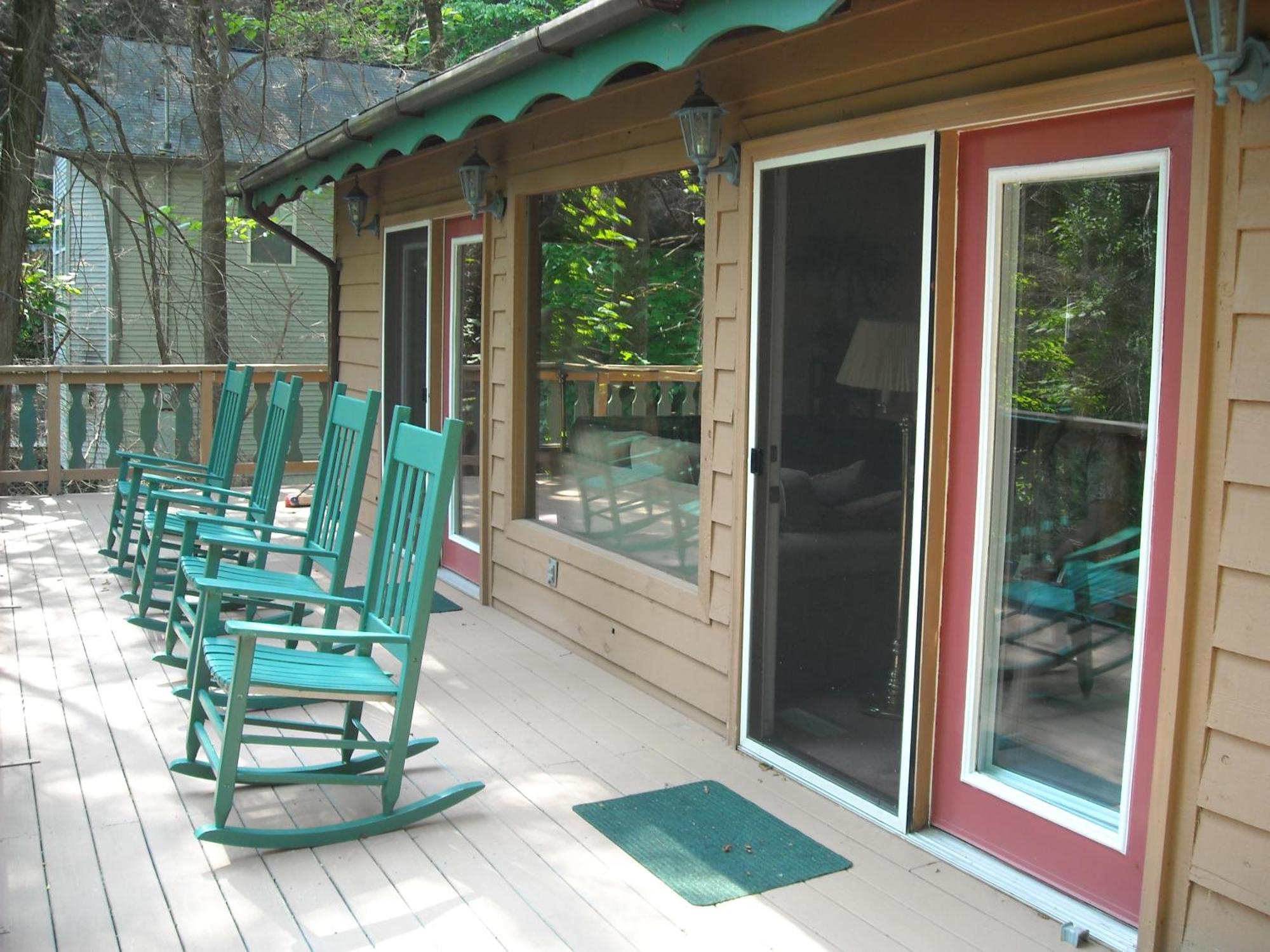 Chalet Mountain With Hot Tub !