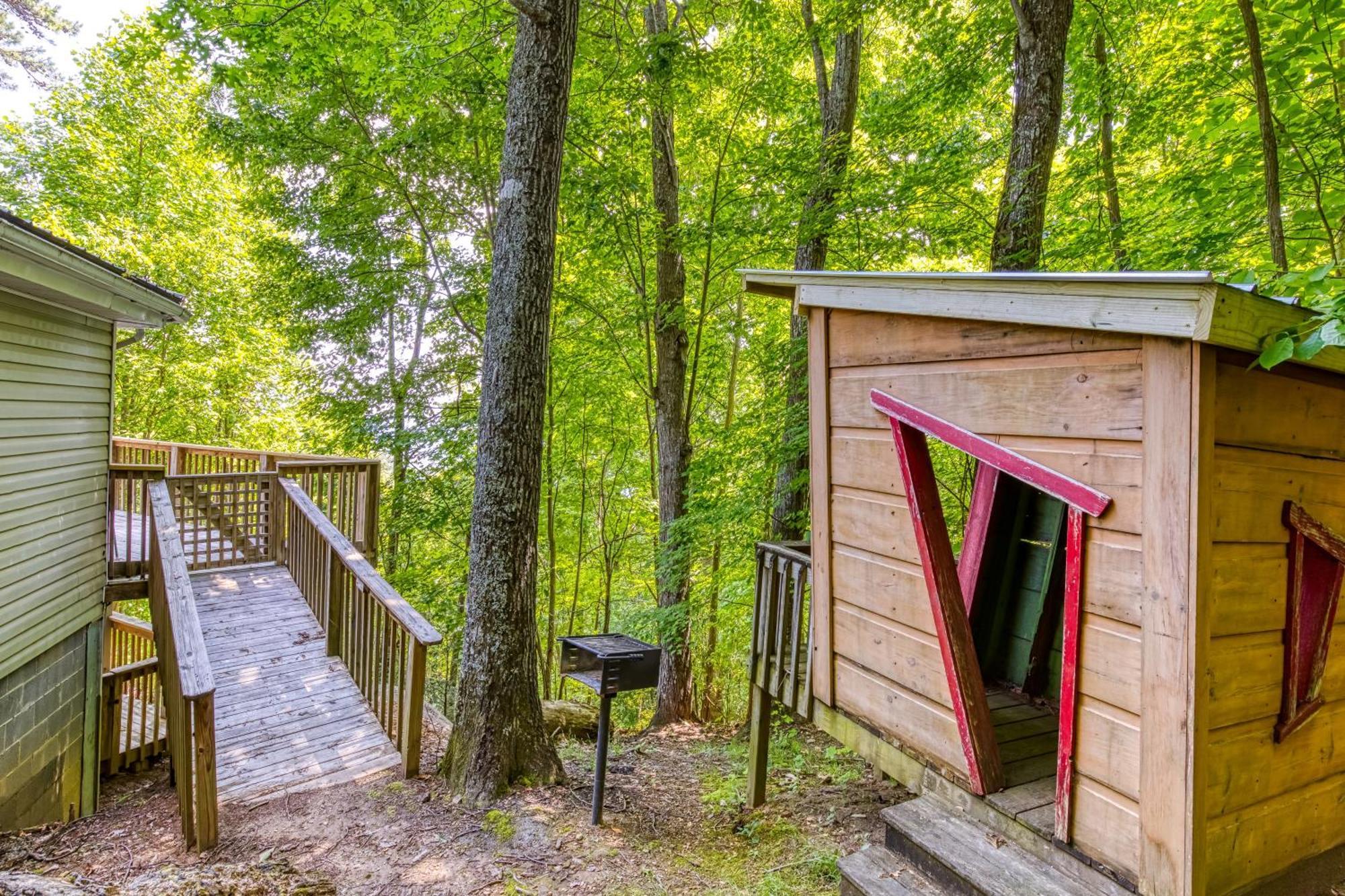 Dancing Bear Lodge, 1089 Free Attraction Tickets For Each Paid Day, Dollywood And *