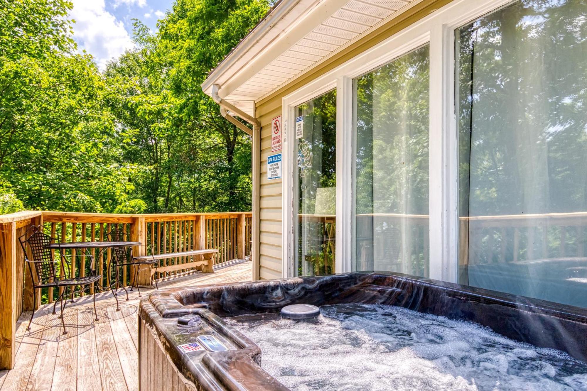 Dancing Bear Lodge, 1089 Free Attraction Tickets For Each Paid Day, Dollywood And