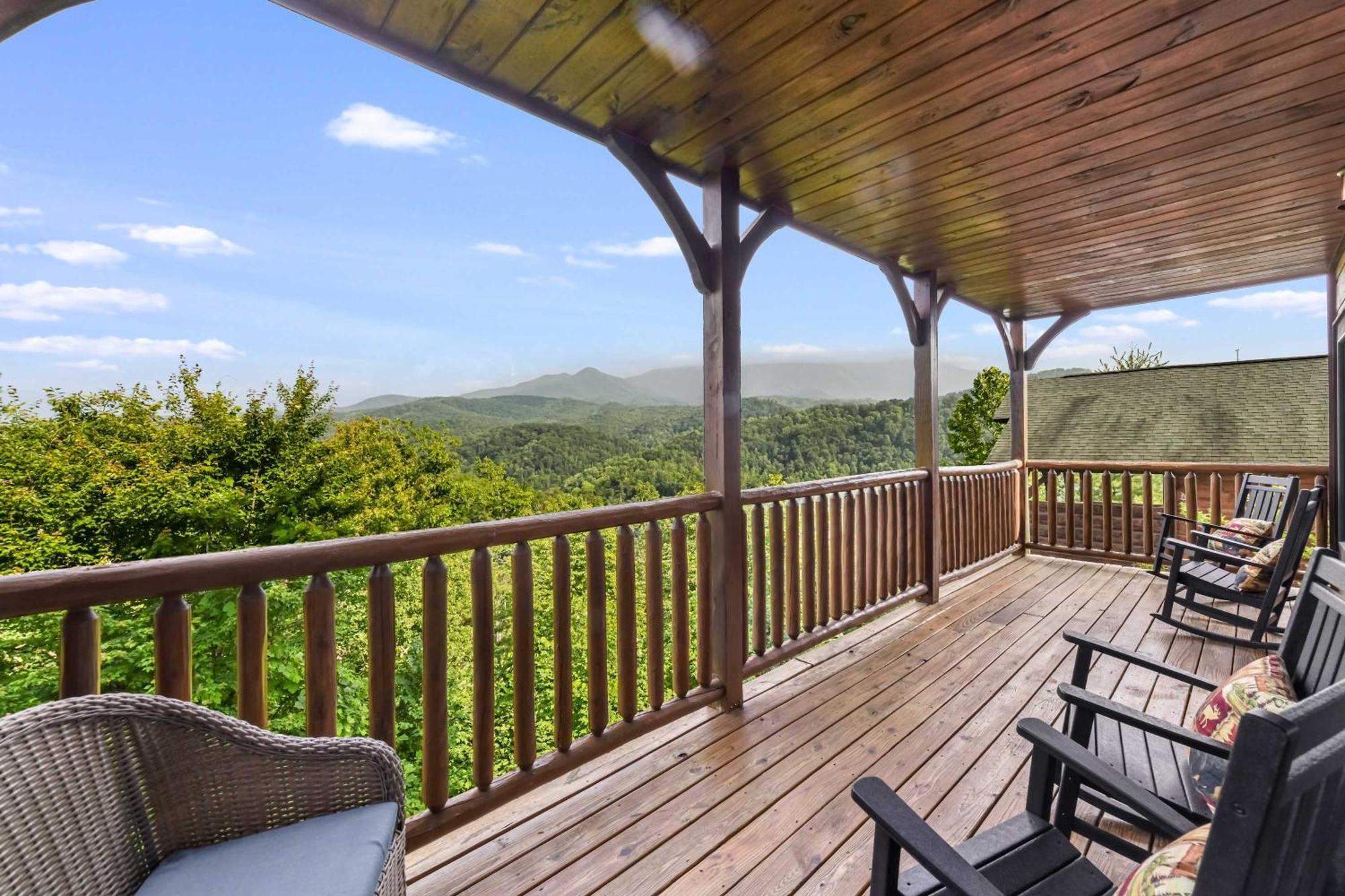 Breath Taking Sunrise Views - Amenities Chalet *
