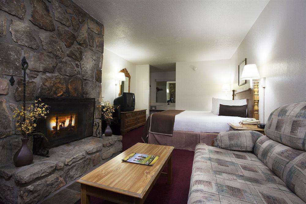Clarion Pointe Downtown Hotel Gatlinburg