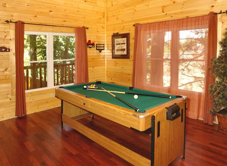 Black Bear Hideaway Cabin - Two Bedroom Holiday * Gatlinburg