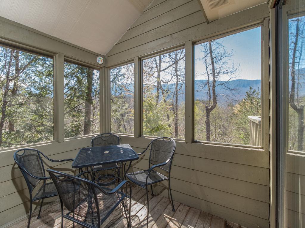 Mountain Charm- Three-bedroom Holiday home *